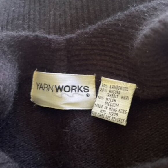 YarnWorks Women’s Sweater Size Medium Black Angora Vintage Blends Soft Warm - Picture 8 of 8